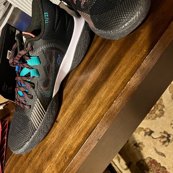 Brand New never worn.  Kyrie Flytrap 5 - Picture 3 of 4